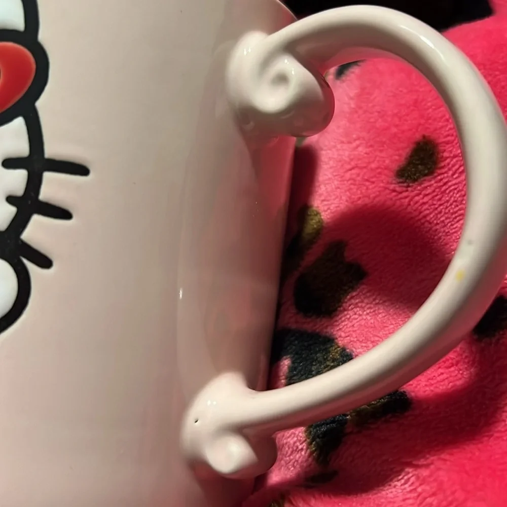 Hello Kitty Mug - Picture 2 of 6
